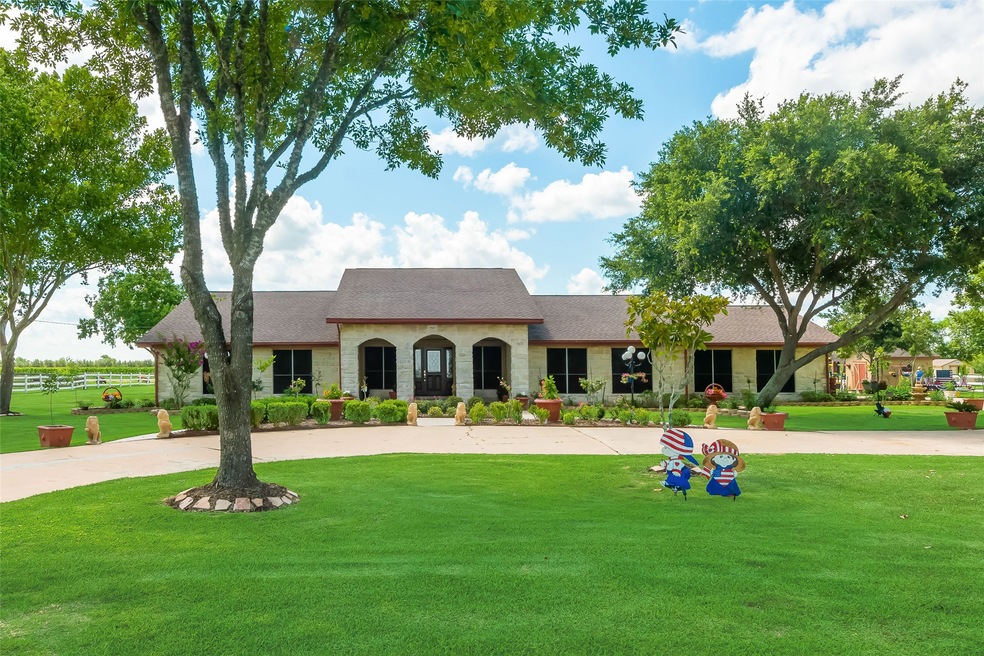 5507 Saddle Dr, Needville, TX 77461 - photo 1