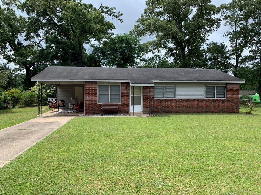 133 Lee Cir, Prattville, AL 36067 - photo 1