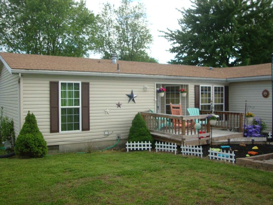 304 Redbud St, Loogootee, IN 47553 - photo 1