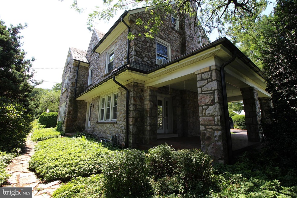 4900 APT. 11 Horseshoe Pike, Honey Brook, PA 19344 - photo 1