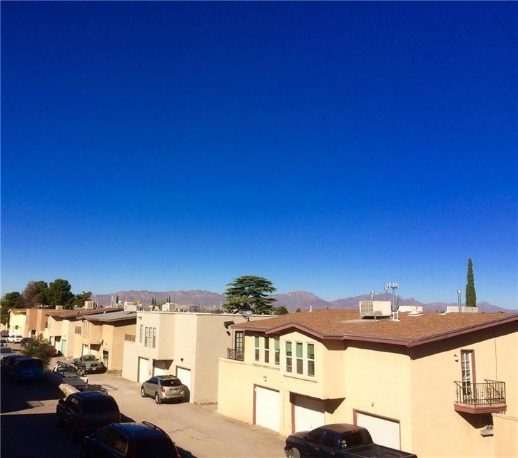 10637 Springwood Dr unit D, El Paso, TX 79935 - photo 1