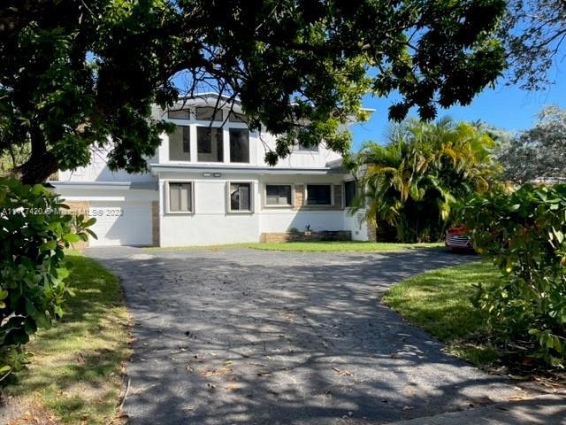 Sold $2,020,000 • Co-Listing Agent