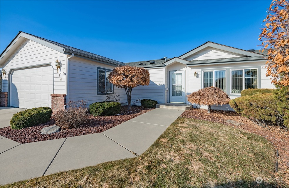 575 Canyon Dr unit 83, East Wenatchee, WA 98802 - photo 1