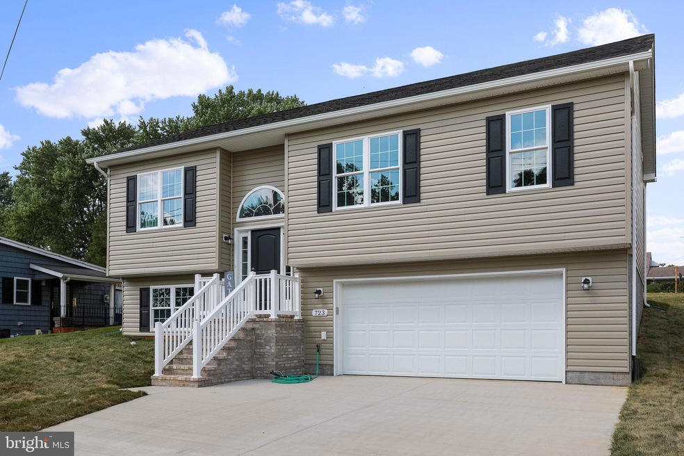 723 W 15th St, Front Royal, VA 22630 - photo 1