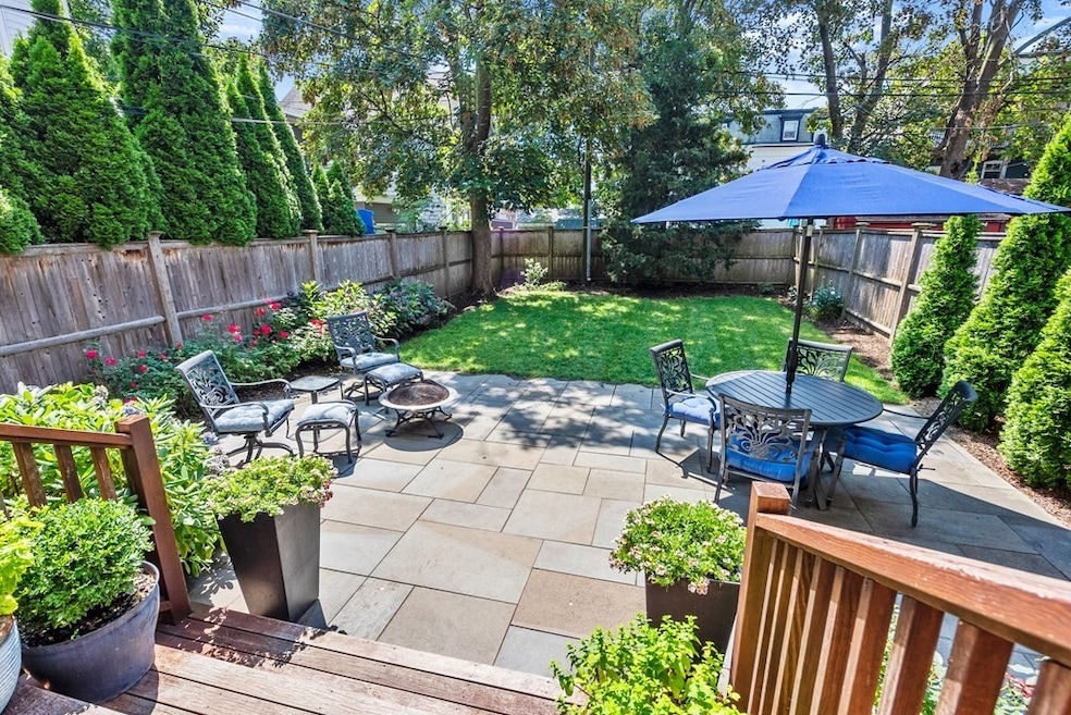 895 E 4th St unit 1, Boston, MA 02127 - photo 1