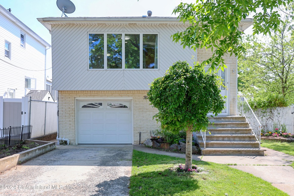 Sold $850,000 • Co-Listing Agent