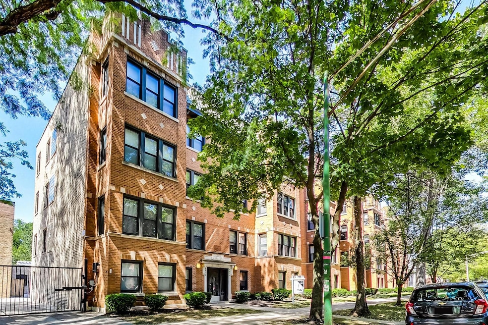 4824 N Hoyne Ave unit 1, Chicago, IL 60625 - photo 1