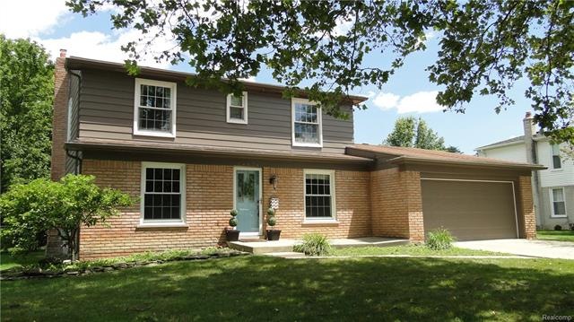 Welcome to 14674 Golfview!