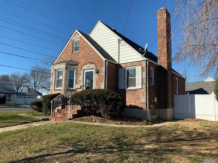 223 Hollywood Ave, Valley Stream, NY 11581 - photo 1