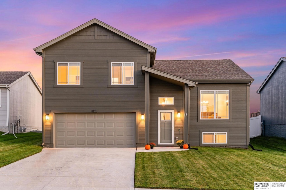 10913 Craig St, Omaha, NE 68142 - photo 1