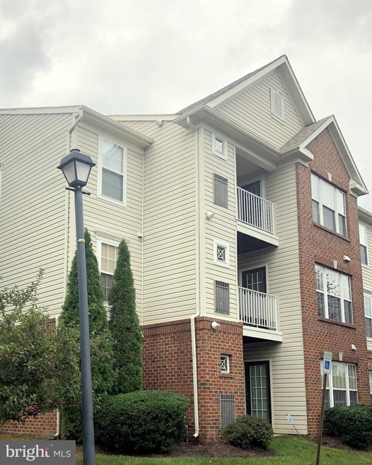 2037 Hunting Ridge Dr, Owings Mills, MD 21117 - photo 1