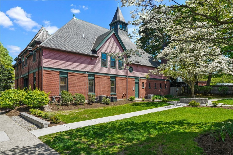 10 Slocum St unit 8, Providence, RI 02909 - photo 1