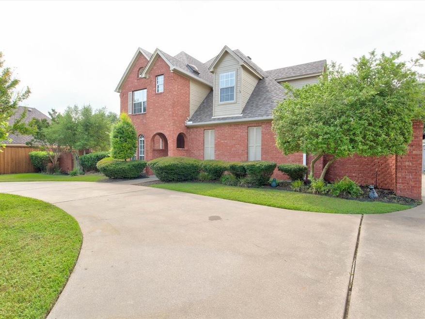 1611 Stonegate Dr, Cleburne, TX 76033 - photo 1