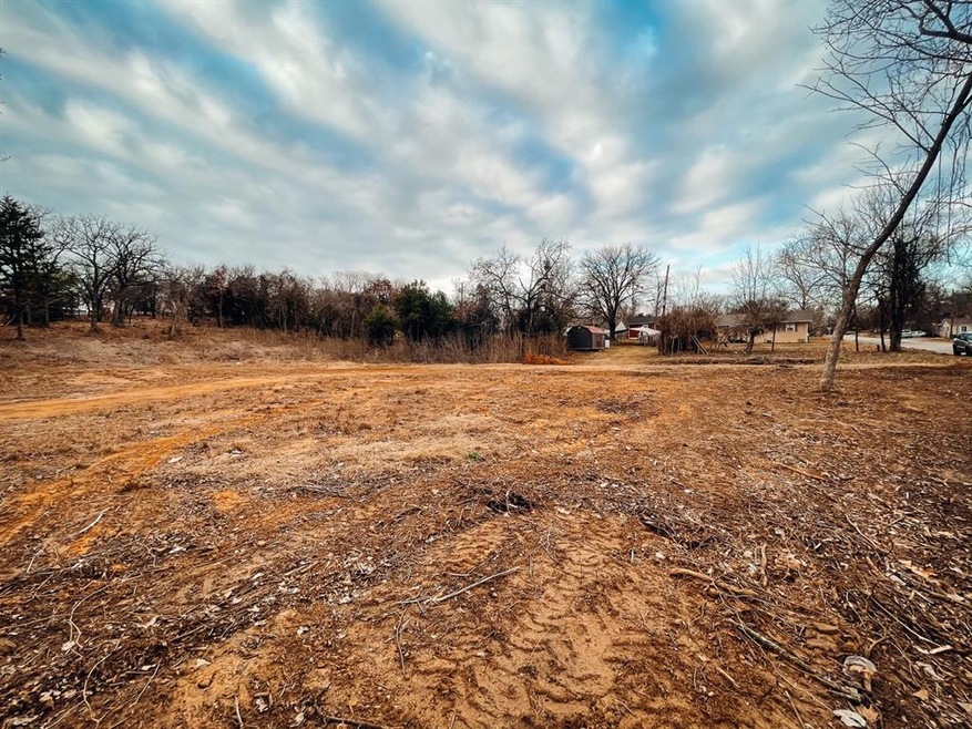 1115 S Chandler Ave, Denison, TX 75020 - photo 1