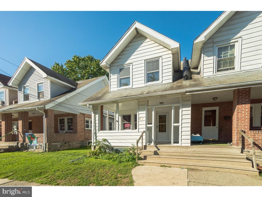 224 Woodlawn Ave, Darby, PA 19023 - photo 1