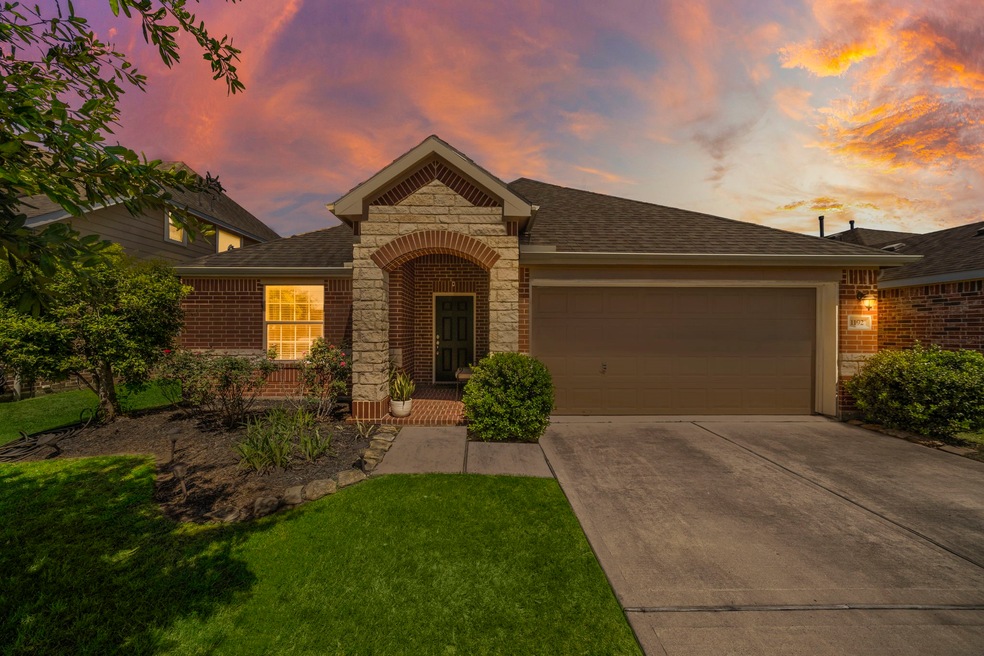 1192 Quarterhorse Dr, Alvin, TX 77511 - photo 1