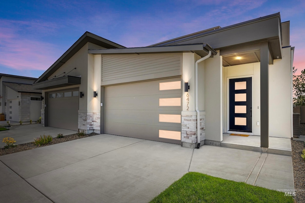 For Sale $574,900 • Co-Listing Agent