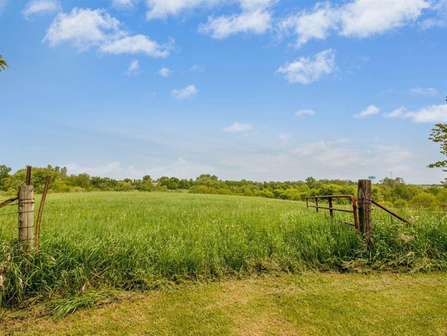 2802 Rusty Wallace Dr, Newton, IA 50208 - photo 1