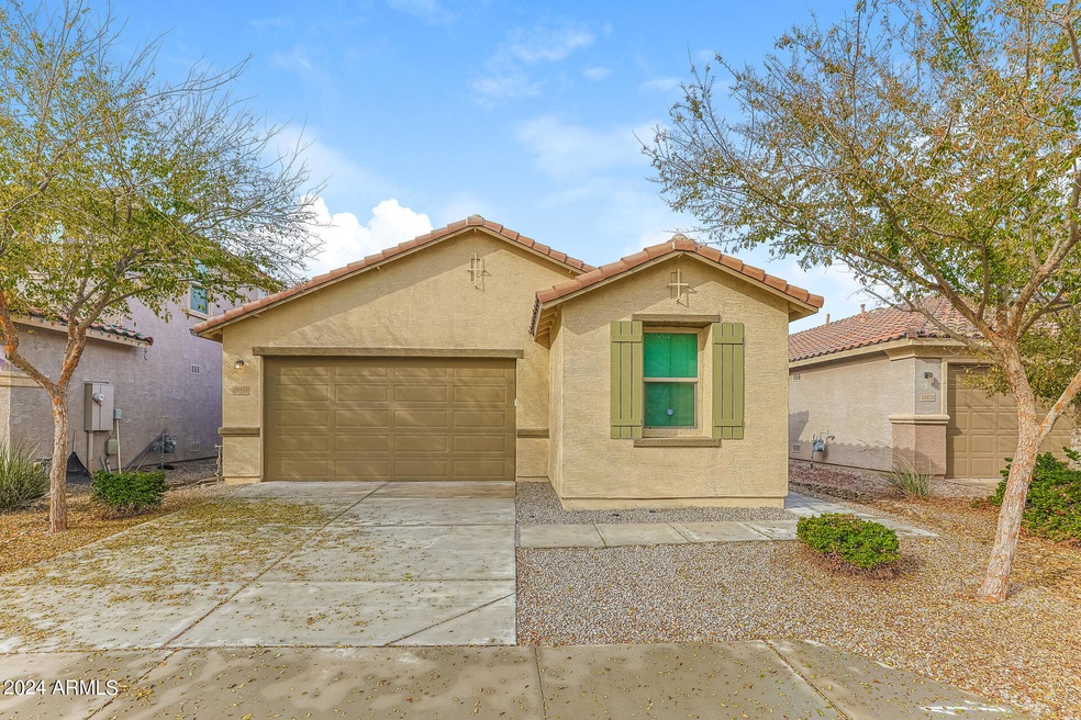 000-photo-front-view-13444501