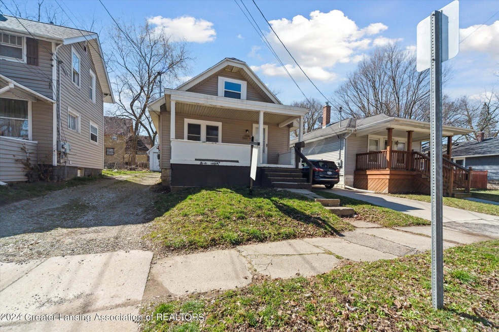 01-1030-May-St-Lansing-MI-48906-WindowSt