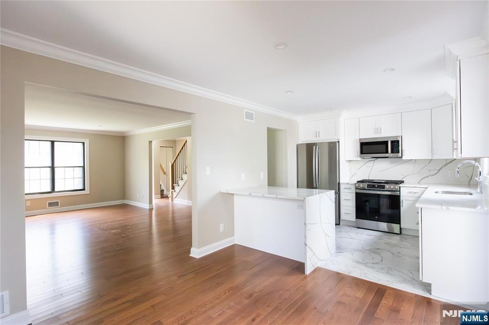 101 E Oak St unit I3, Oakland, NJ 07436 - photo 1