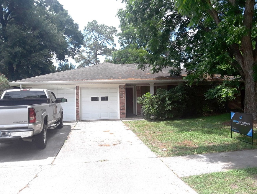 5922 Black Maple Ln, Houston, TX 77088 - photo 1