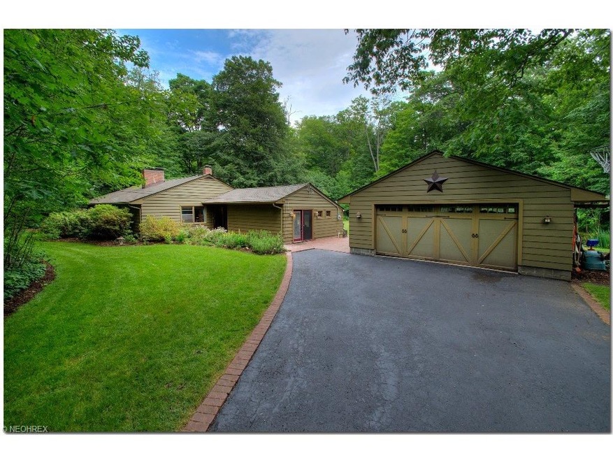 Enjoy country living in the heart of the city!  Wa