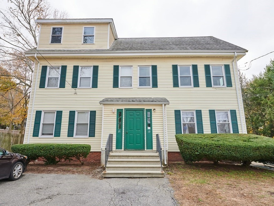 19 Spring Ln unit 2, Stoneham, MA 02180 - photo 1