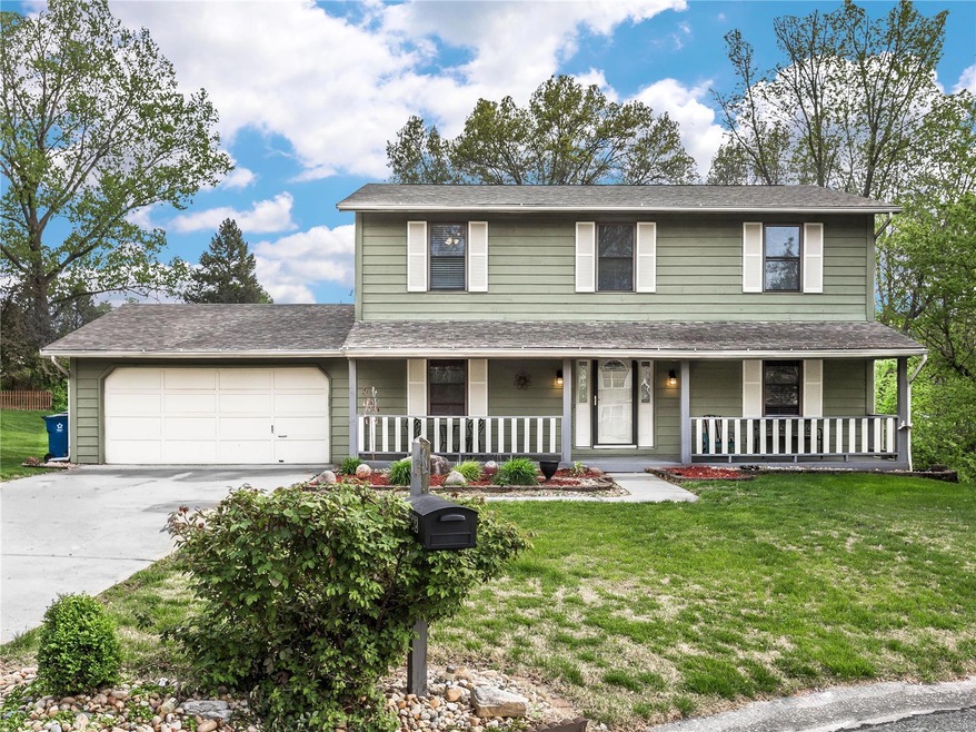 This two-story in Morris Heights features 4 oversized bedrooms and 4 baths (3 full!)