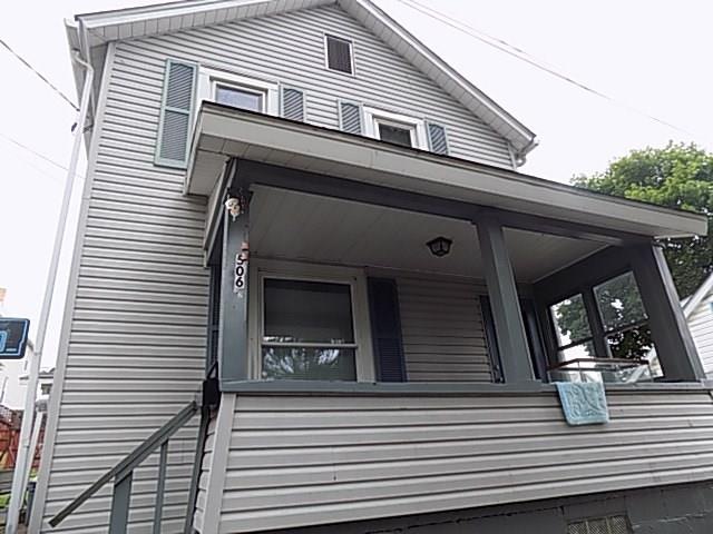 506 1/2 Lowell St, Vandergrift, PA 15690 - photo 1