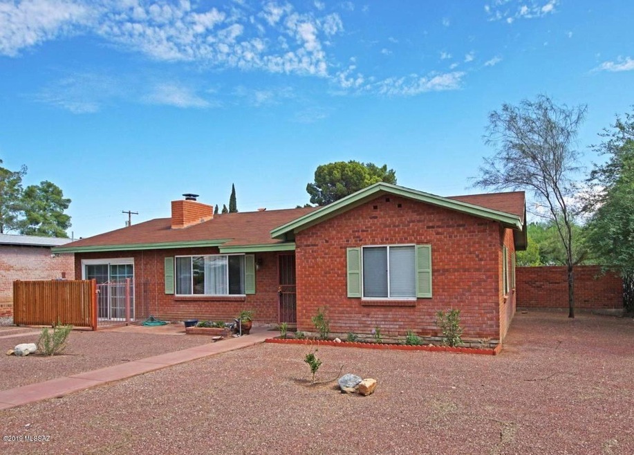 3149 E Lester (3) front