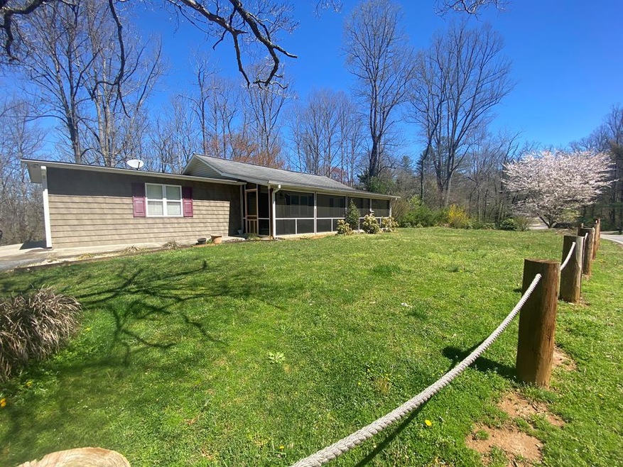 585 S Skeenah Rd, Franklin, NC 28734 - photo 1