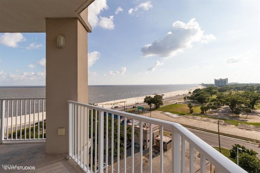 20_2668BEACHBLVD801_2020_LowRes