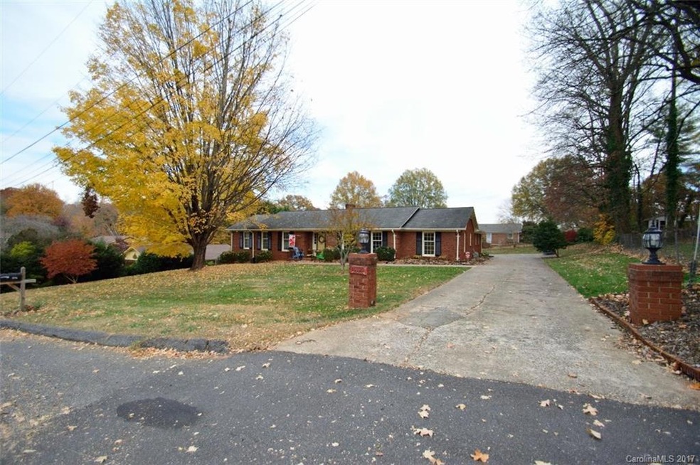 202 Valley St, Statesville, NC 28677 - photo 1