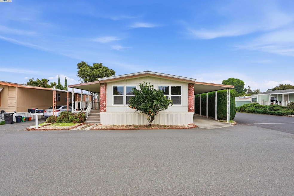 61 Pali Way, Pittsburg, CA 94565 - photo 1