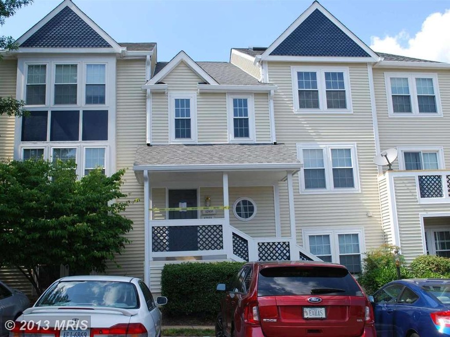 12935 Grays Pointe Rd unit B, Fairfax, VA 22033 - photo 1