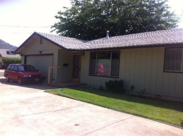 201 NW Midland Ave, Grants Pass, OR 97526 - photo 1