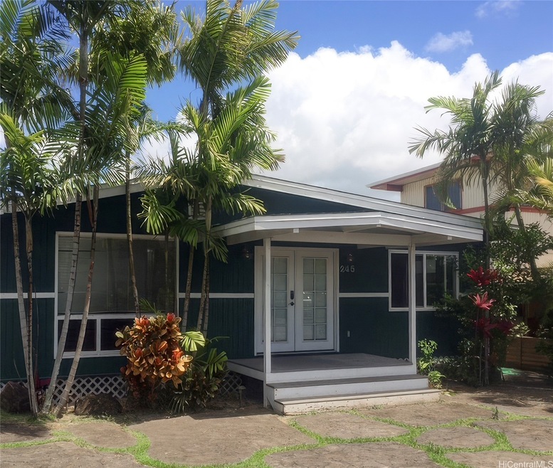 Front Entry & Driveway