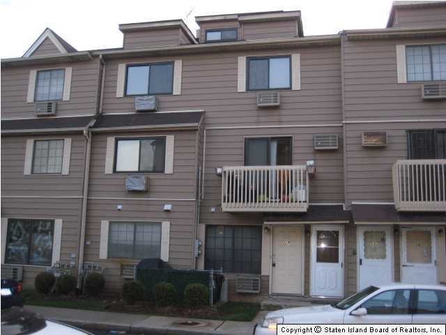 22 Daffodil Ln unit 61, Staten Island, NY 10314 - photo 1