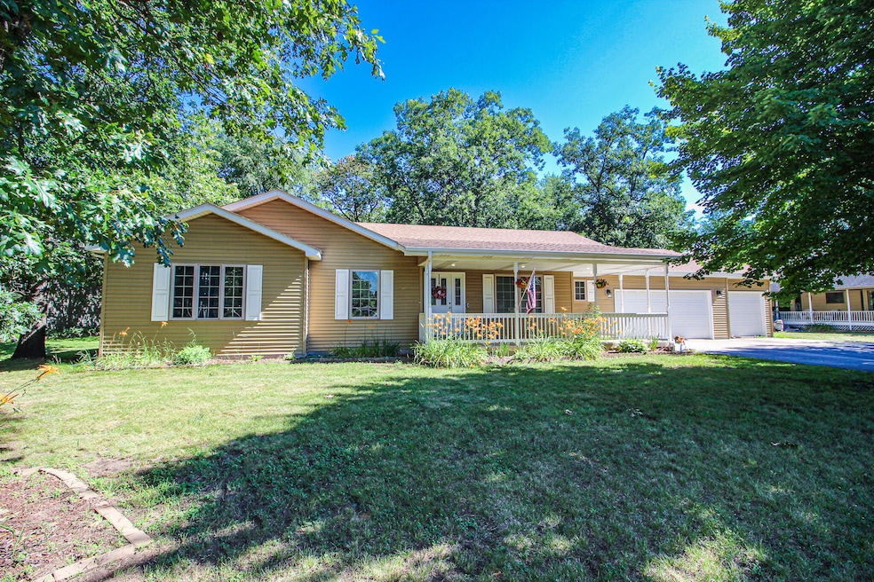 11546 Georgetown Dr, Demotte, IN 46310 - photo 1