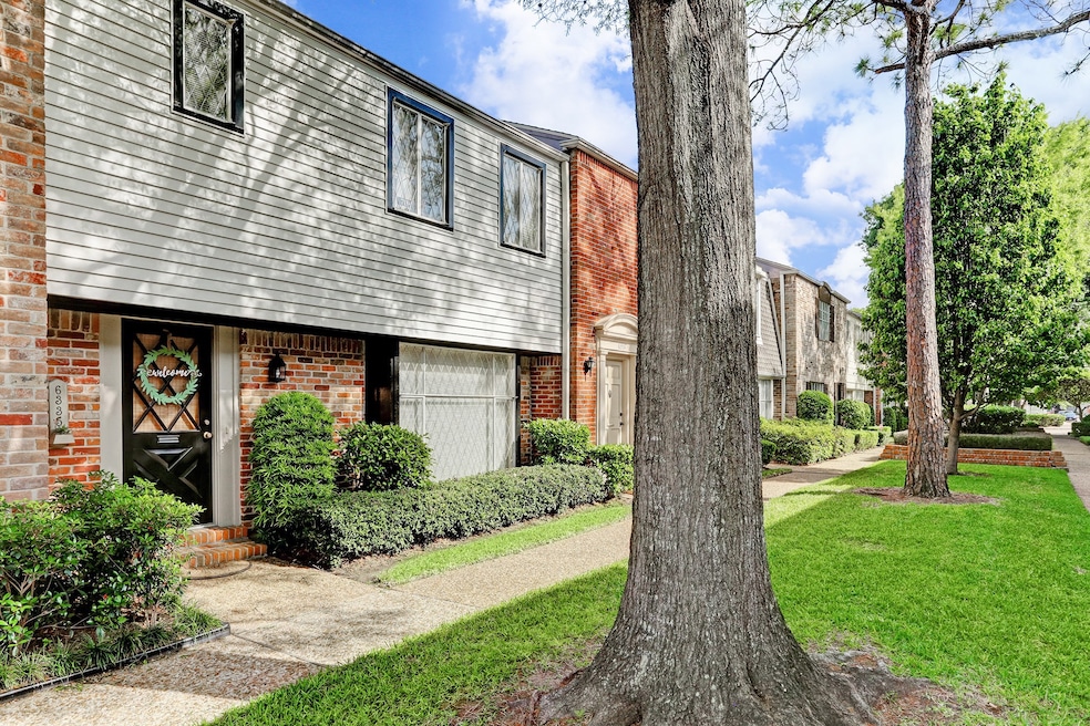 6335 Briar Rose Dr unit 146, Houston, TX 77057 - photo 1