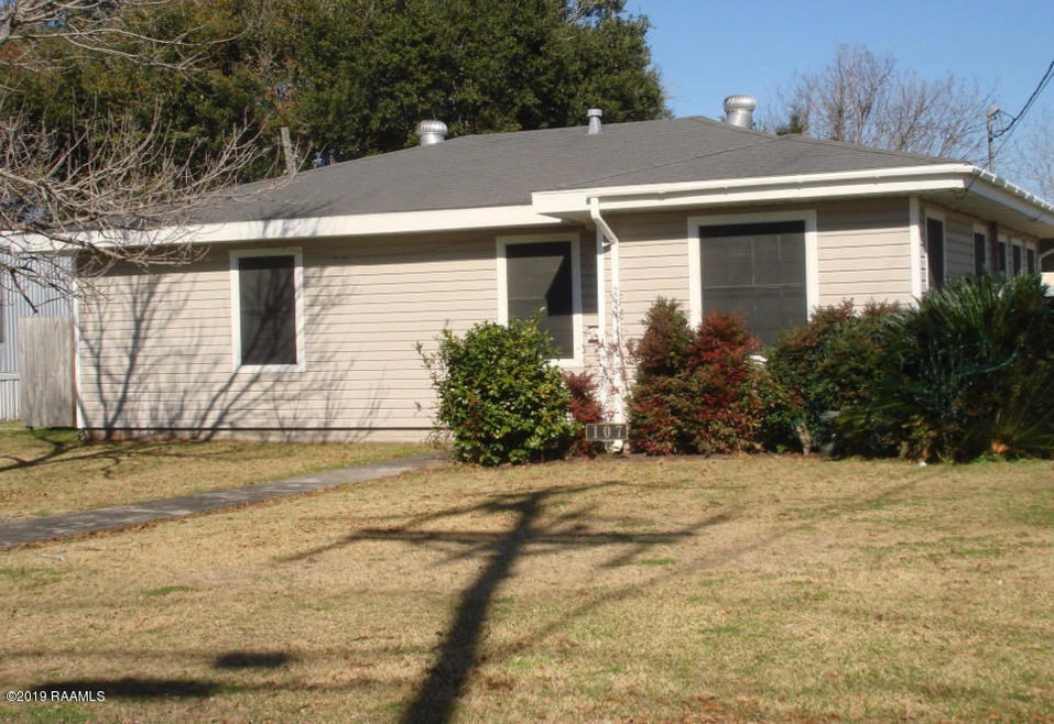 107 E Thompson St, New Iberia, LA 70560 - photo 1