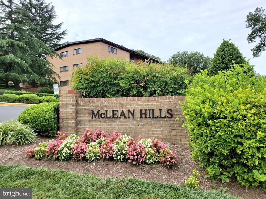 7855 Enola St unit 201, McLean, VA 22102 - photo 1