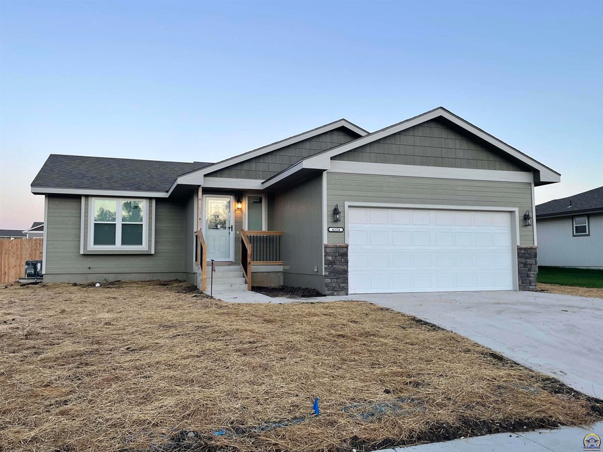 4224 SE Truman Ave, Topeka, KS 66609 - photo 1