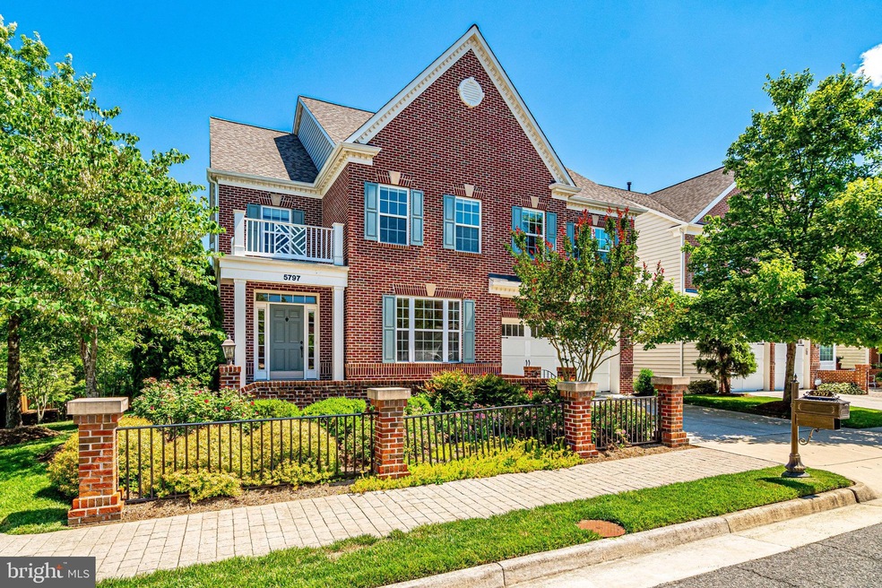 5797 Falls Gate Ct, Falls Church, VA 22041 - photo 1
