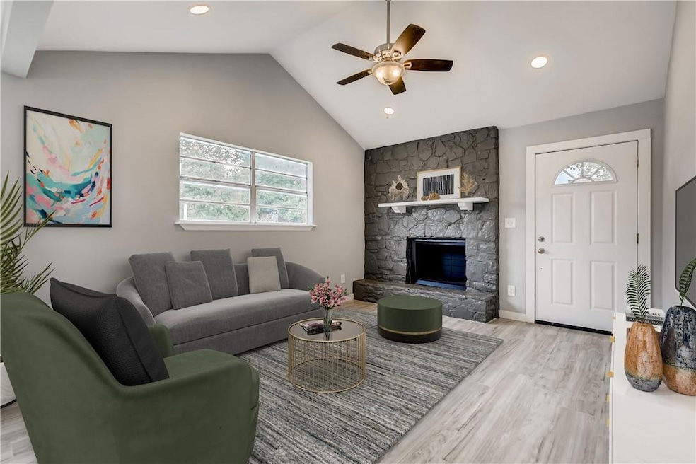 636 Mill St unit B, San Marcos, TX 78666 - photo 1