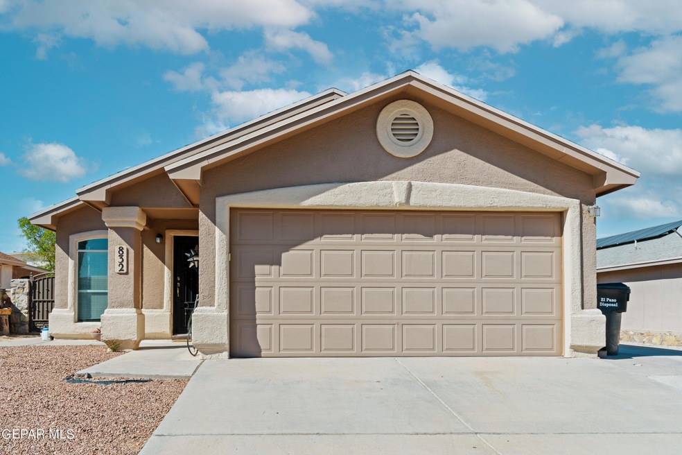 832 Desert Cactus Dr, Horizon City, TX 79928 - photo 1