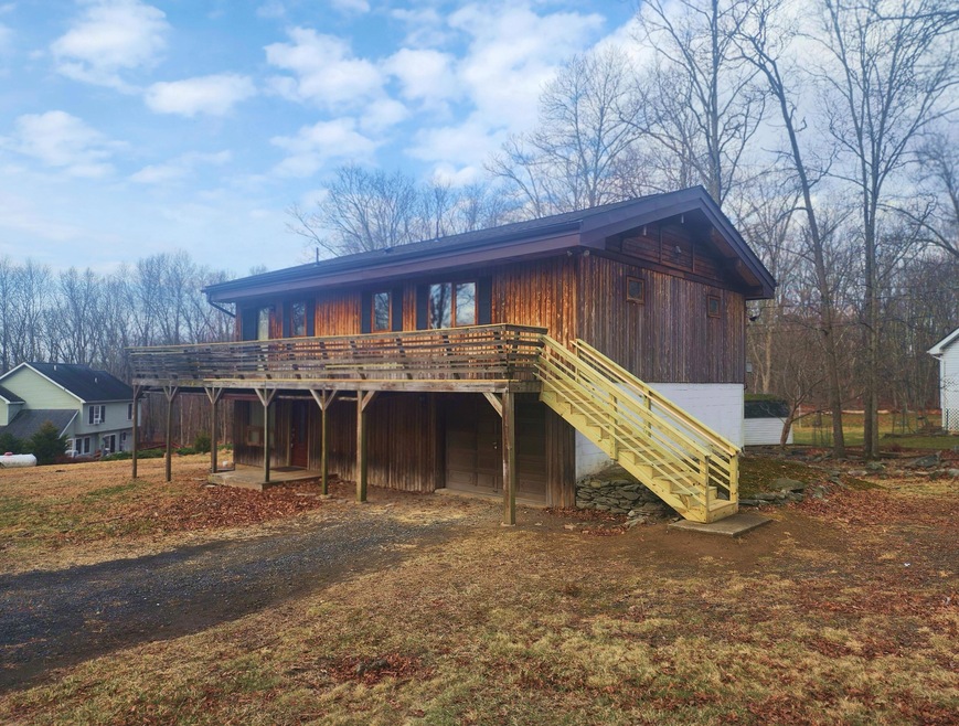 2263 Cramer Rd, Bushkill, PA 18324 - photo 1