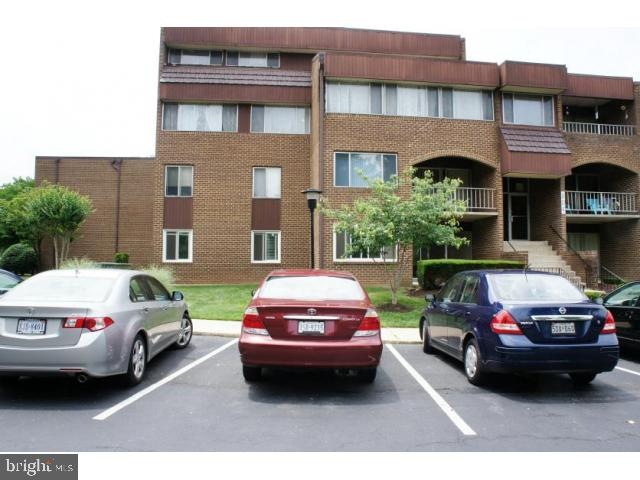 404 Girard St unit 101, Gaithersburg, MD 20877 - photo 1