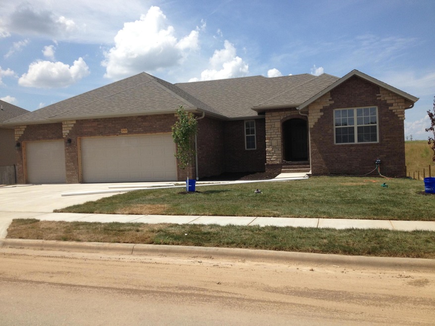 632 N Alexandria St, Nixa, MO 65714 - photo 1